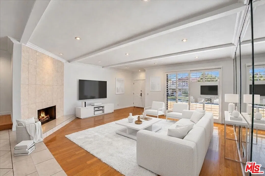 3 bed, 4.0 bath, 2825 sqft, $4,650 — Photo 4