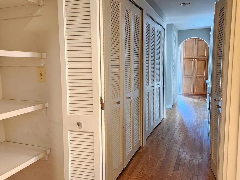 2207 Fordham Dr — Photo 26