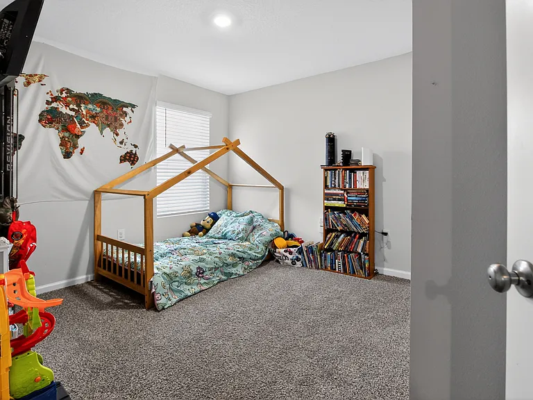 727 Quintana St — Photo 16
