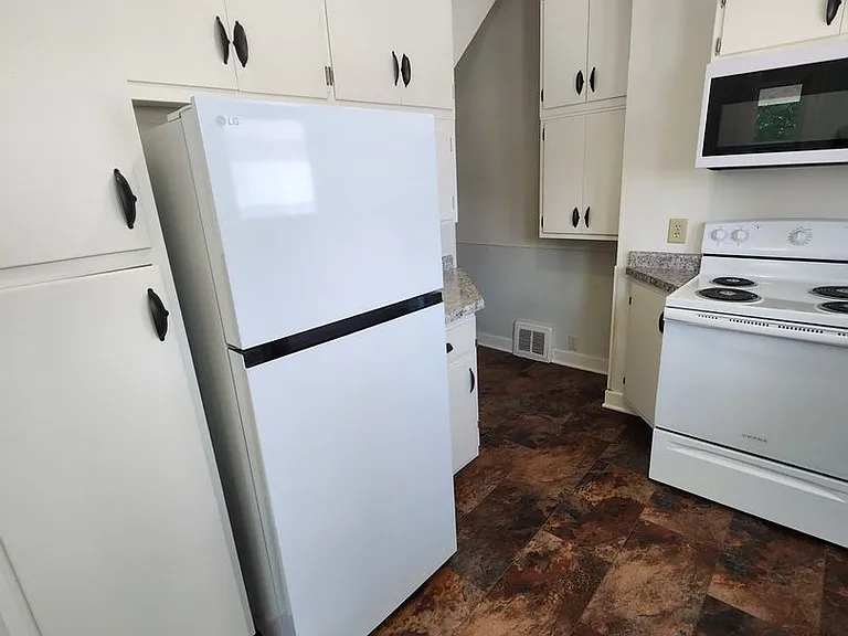 1014 SW 9th St — Photo 7