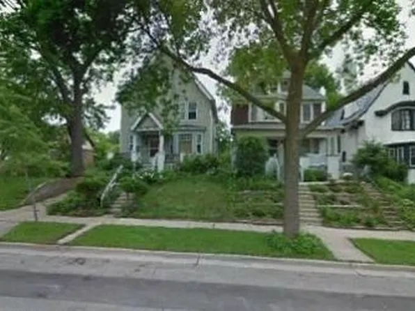 2464 N Palmer St, Milwaukee, WI 53212