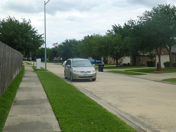 4th image of 10723 White Bridge Ln