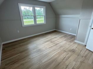 103 1/2 5th St, Hudson, IA 50643