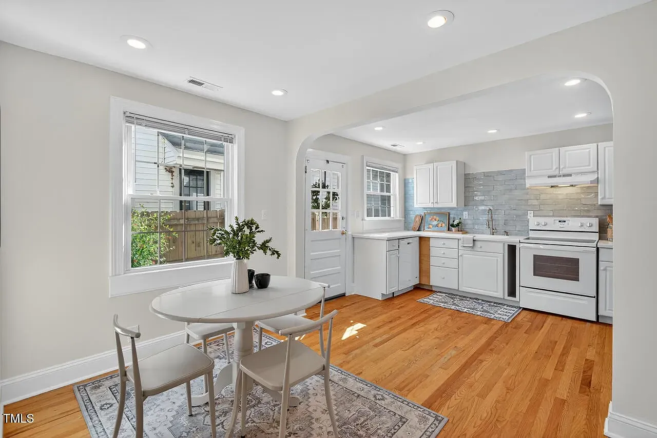 1013 N Buchanan Blvd — Photo 3
