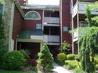 350 Crosspointe Dr, East Brunswick, NJ 08816