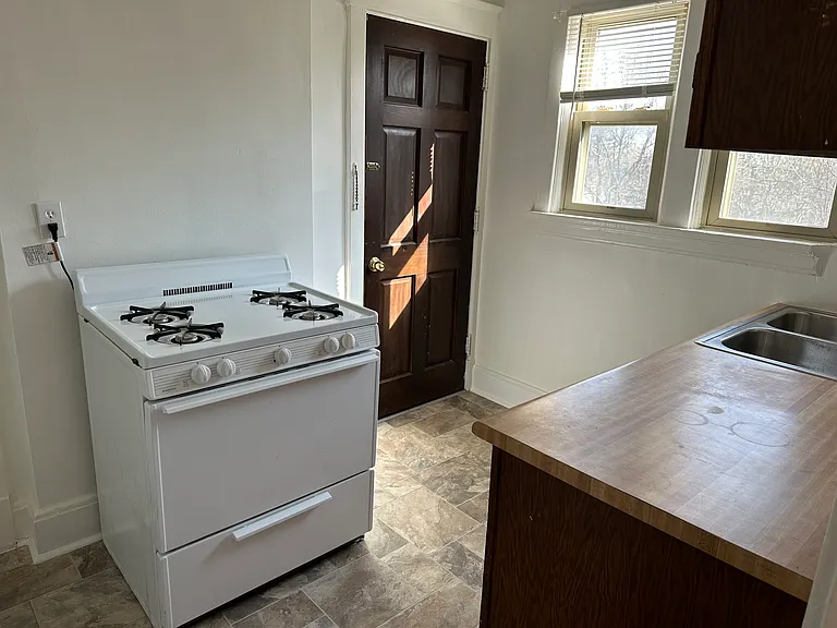 4828 Glenway Ave — Photo 18