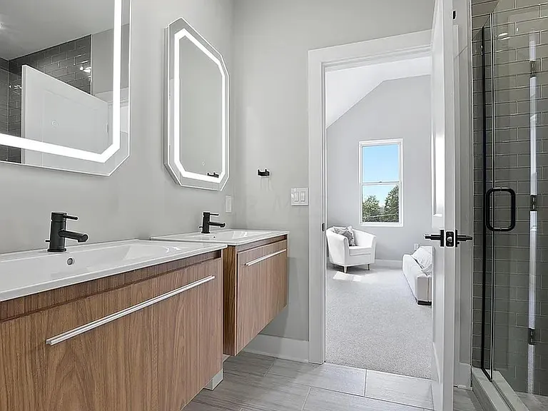 845 Summit St — Photo 4