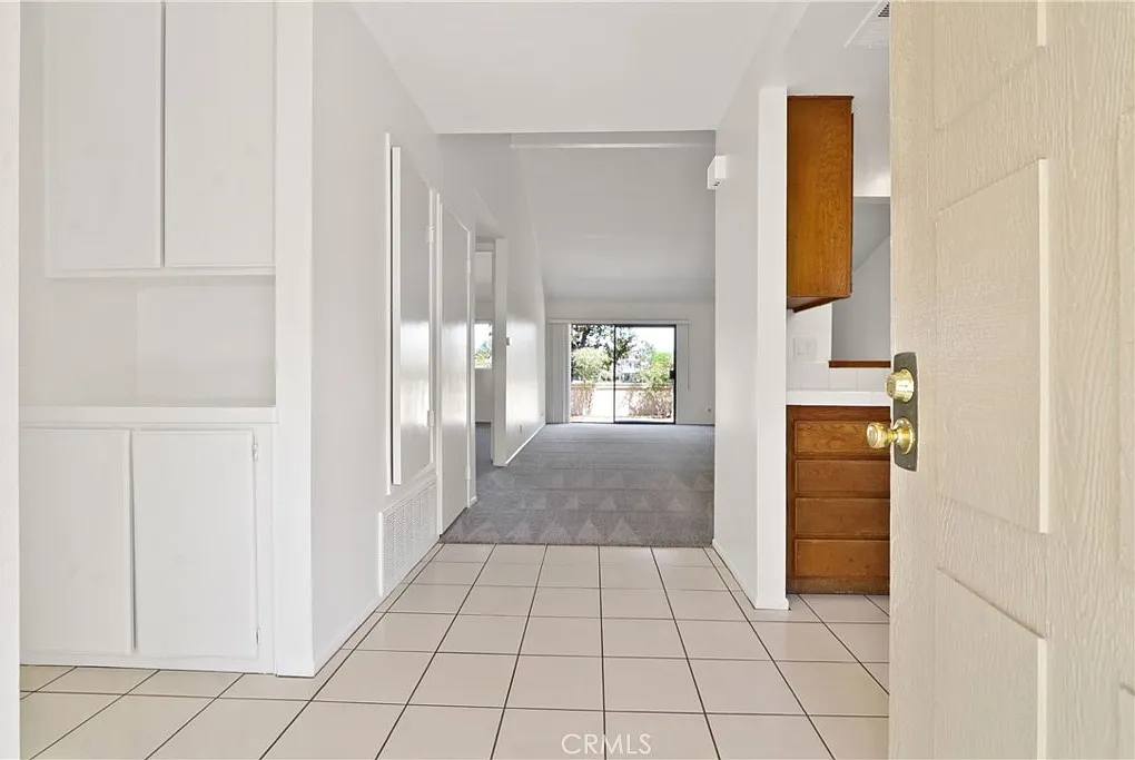 2 bed, 1296 sqft, $3,600 — Photo 3