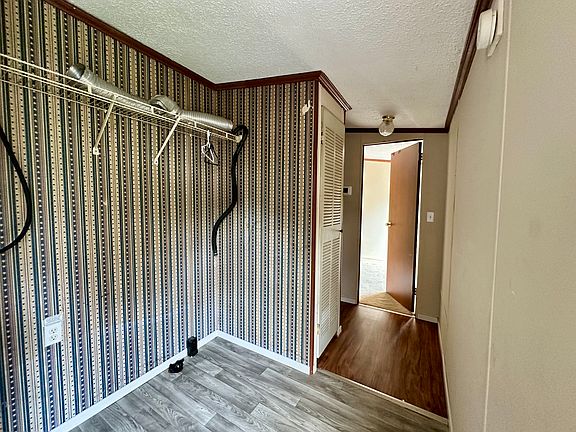 4th image of 215 N Johnson Ave Trailer 24