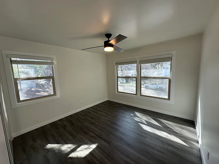 2212 Pine Ave #2212 — Photo 9