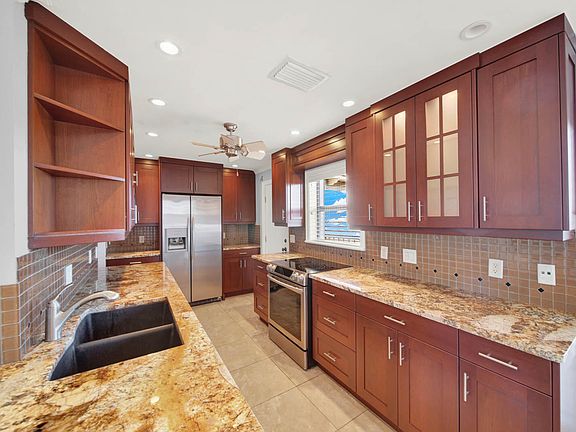 5th image of 624 SW Saint Lucie Crescent #406