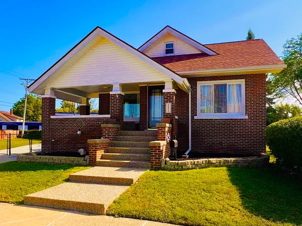 16612 Rosemary Ave, Fraser, MI 48026