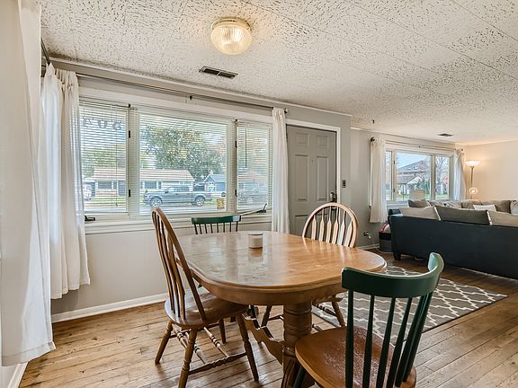 5th image of 5045 Oak Center Dr