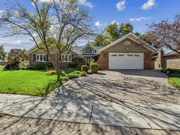 1241 Illini Dr, Lockport, IL 60441