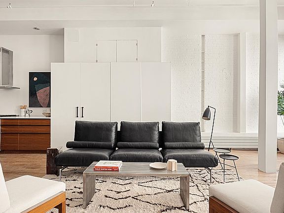 3rd image of 47 Walker St APT 3A