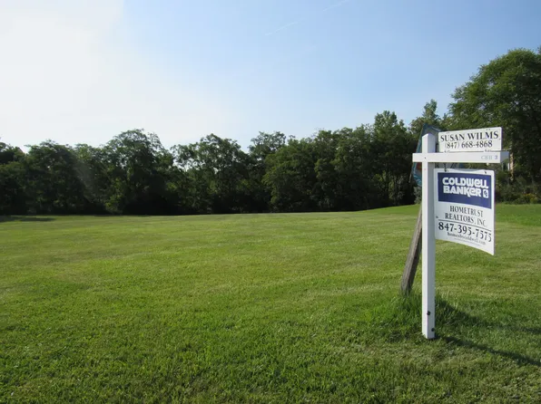 553 Birch Hollow Dr, Antioch, IL 60002