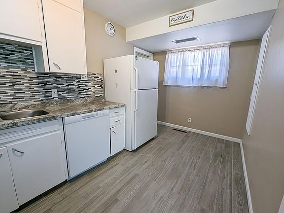 5th image of 409 Richmond Dr SE