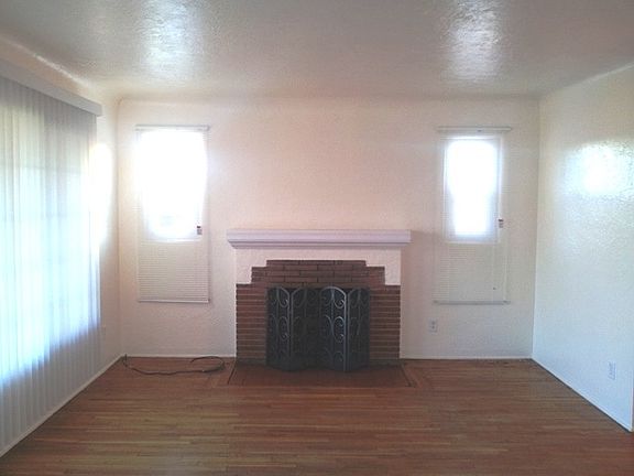 4th image of 2143 Norris Dr W