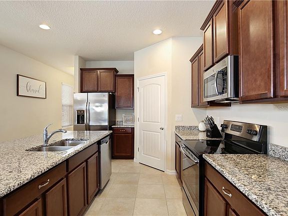 5th image of 8226 Bayview Crossing Dr