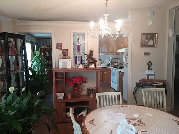 5th image of 1037 Apple Blossom Ln