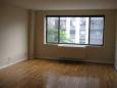 5th image of 211 W 71st St APT 10D