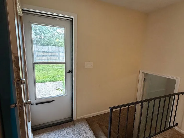 4129 Crest Manor Dr — Photo 12