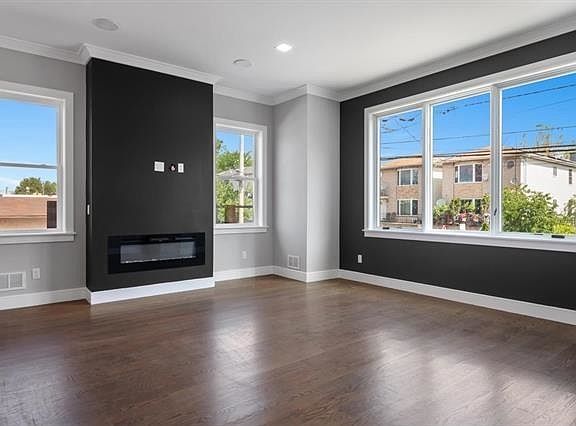 5th image of 443 Bergen Ave #4