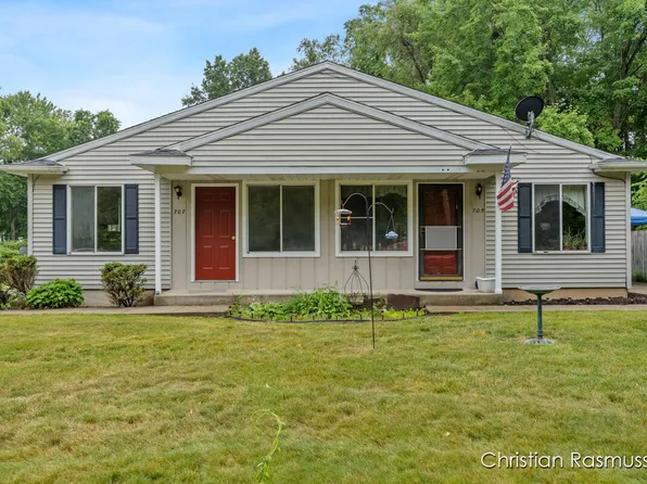 705 E Eureka St, Greenville, MI 48838