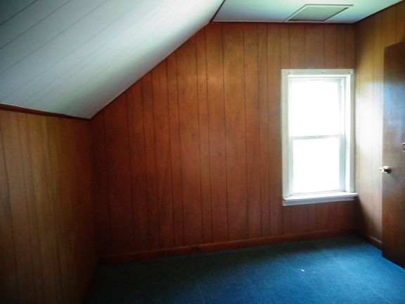 2nd floor small bdrm.