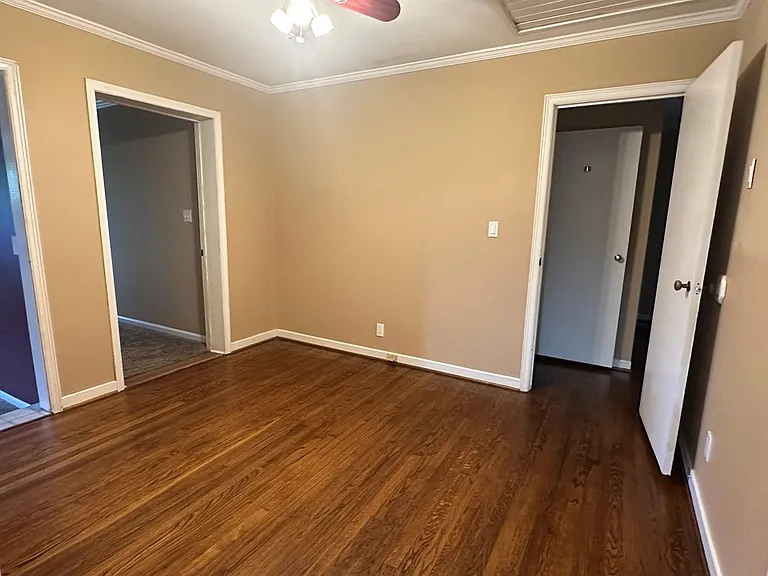 2208 White Oak Dr — Photo 7