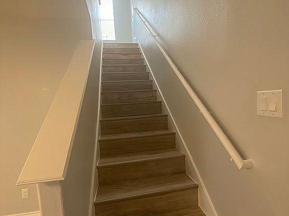 5th image of 17401 College Port Dr
