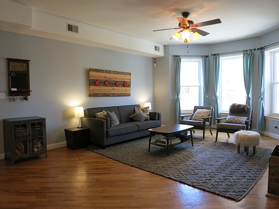 4th image of 5207 S Blackstone Ave Unit 3