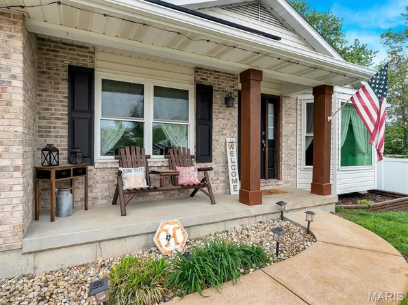 1605 Paradise Lndg, Imperial, MO 63052