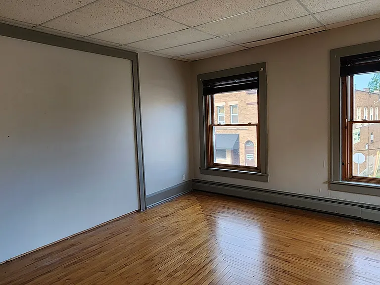 18 N Main St — Photo 25