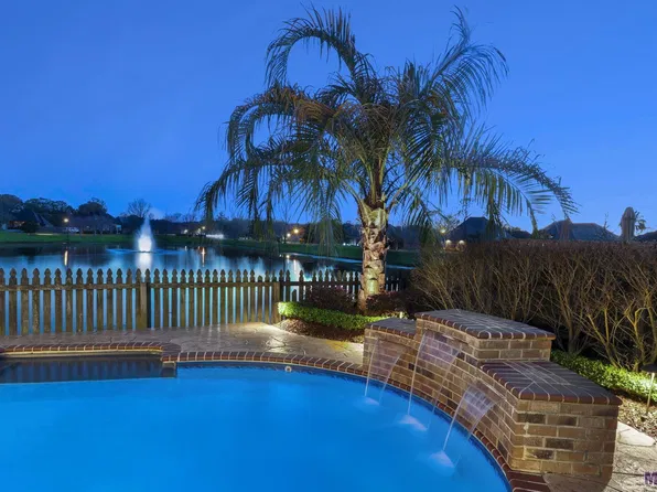 13121 Moss Pointe Dr, Geismar, LA 70734