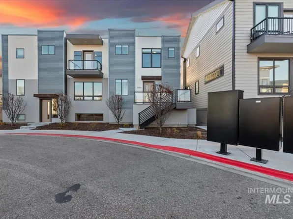 3547 N Adams St #35-bldg C, Garden City, ID 83714