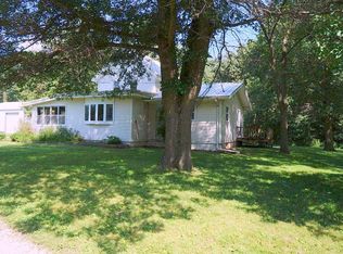 7818 Beaver Hills Dr, Cedar Falls, IA 50613