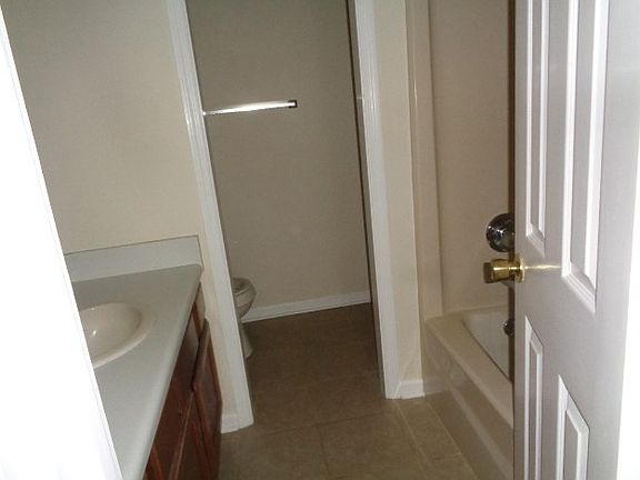 4th image of 1710 Eastview Ln