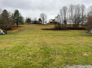 Quail Hollow Dr, Elizabethton, TN 37643