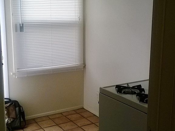 5th image of 1132 Pico Blvd APT A