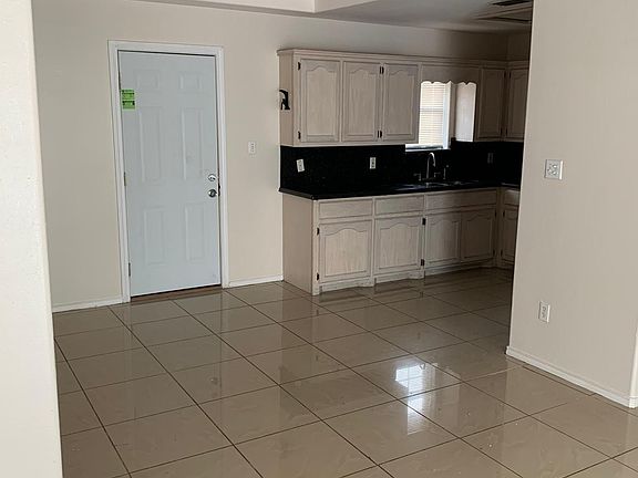 2nd image of 721 Sandpiper Ave APT 2