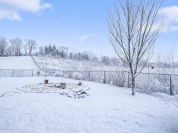 3rd image of 713 Harvest Dr SW