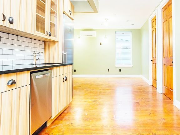 2nd image of 115 Suydam St #44F