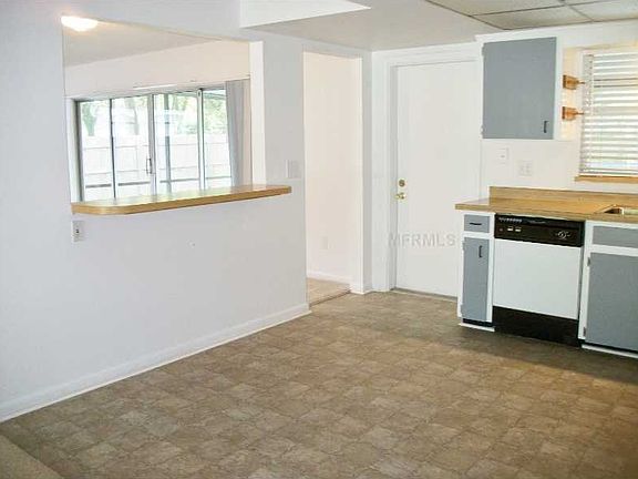 3rd image of 638 Parkwood Ave