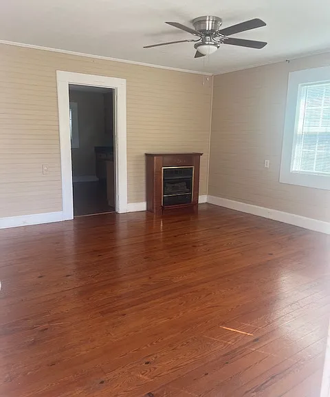 825 Athens St — Photo 4