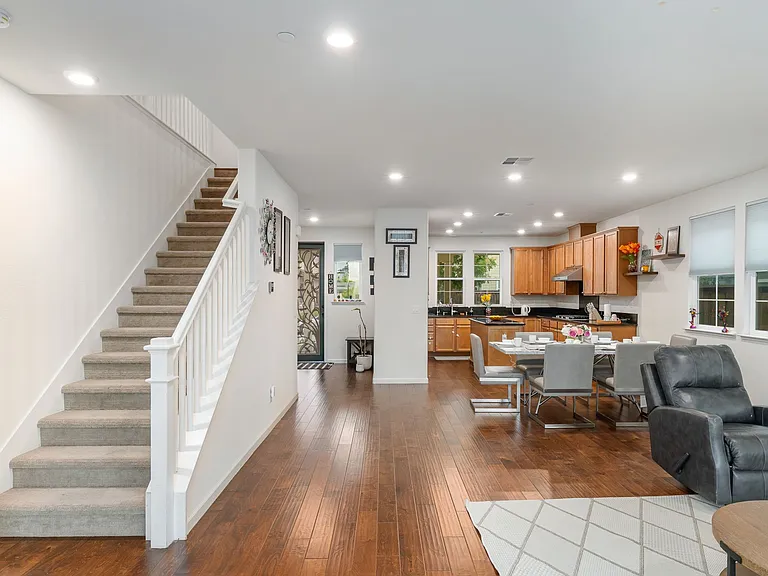 33839 Farmhouse St — Photo 4
