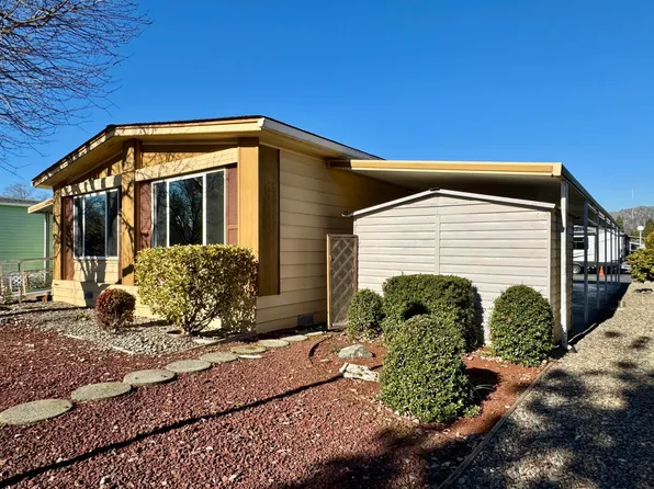 135 Waverly Dr, Grants Pass, OR 97526