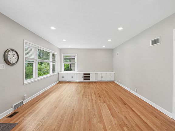 5th image of 1407 Clark Ave