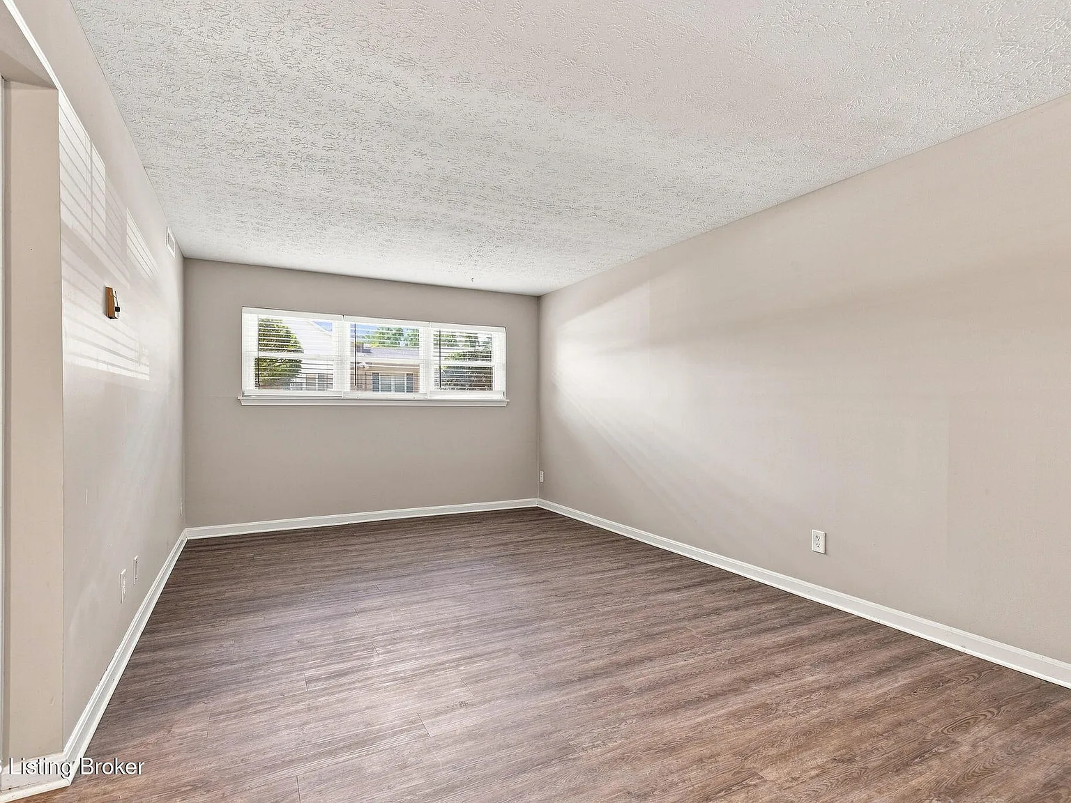 1 bed, 1.0 bath, 650 sqft, $825 — Photo 3