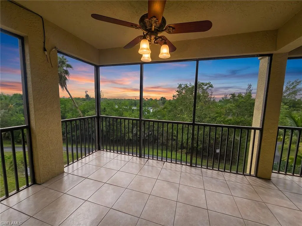 3 bed, 2.0 bath, 1369 sqft, $2,000 — Photo 3